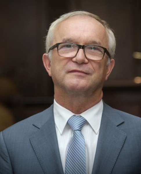 prof. dr hab. Krzysztof Piątek
